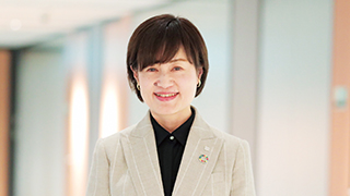 若手登用の促進と「支える人事」により管理職離れを防いだ