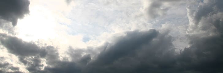 厳しい環境を乗り越えるためのリーダーシップ強化策を考える